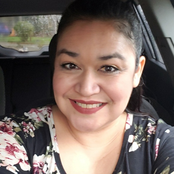 Meet your Posher, Teresa - Picture 2 of 3